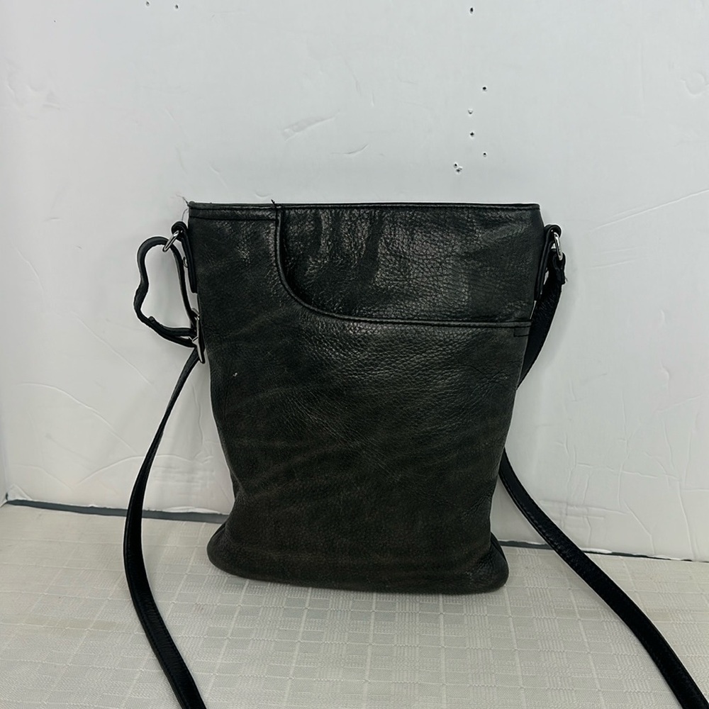 MARGOT Heritage black Leather Crossbody With Front And Back Pockets